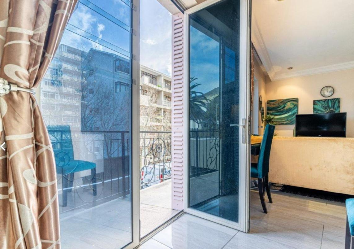 Luxury Apartment, Near V&A Waterfront And Cpt Stadium Cape Town Exterior photo